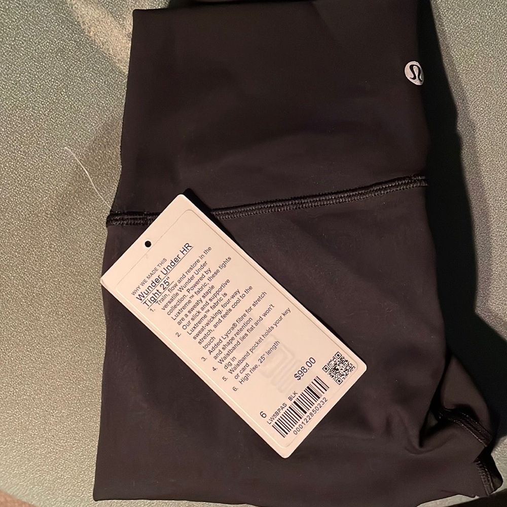 Lululemon NWOT Wunder Under 25” Luxtreme Size 6 Black